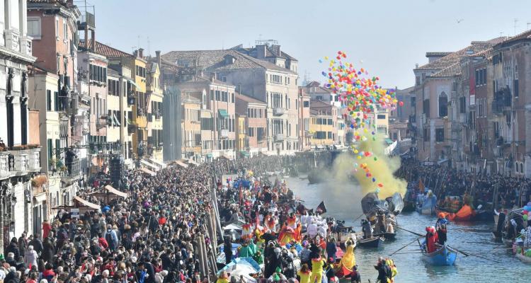 Воден карнавал във Венеция